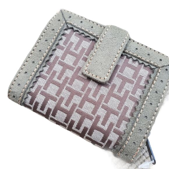 Tommy Hilfiger Faster Times French Wallet Logo Graphic NWT Tan - Picture 2 of 14